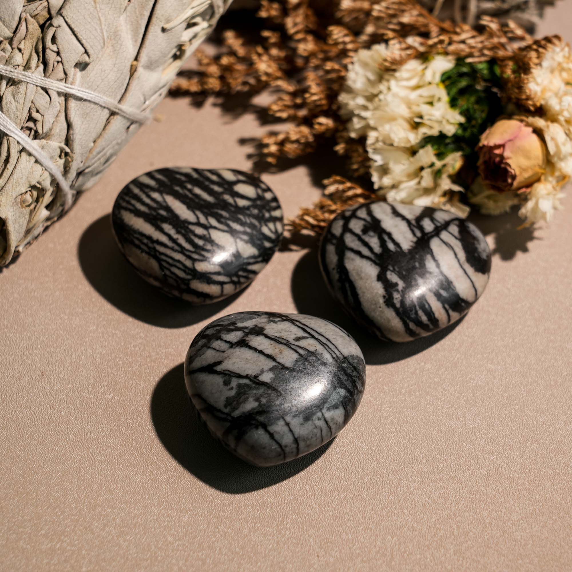 Black Network Stone Mini Heart Set - helmsman - crystal