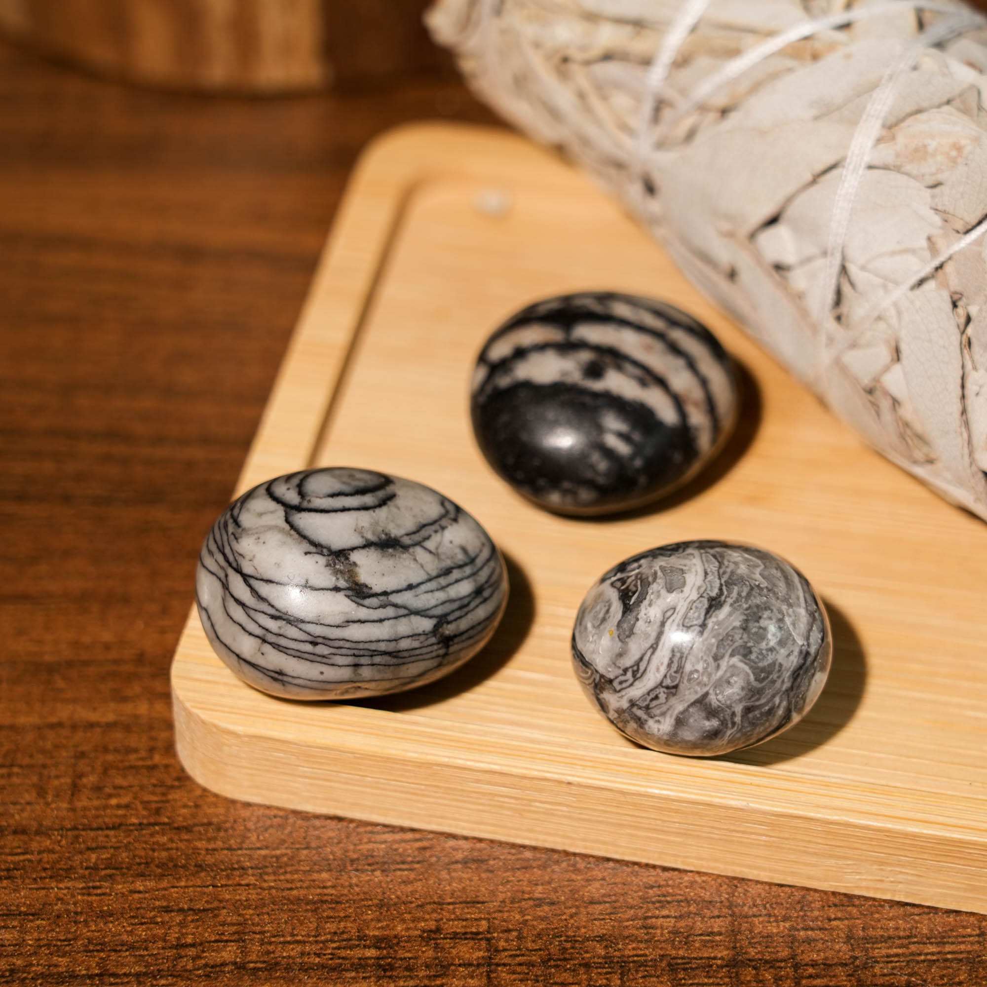 Black Network Tumbled Stone Set - helmsman - crystal