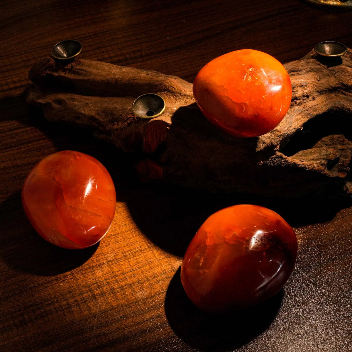 Carnelian Palm Stone - helmsman - crystal