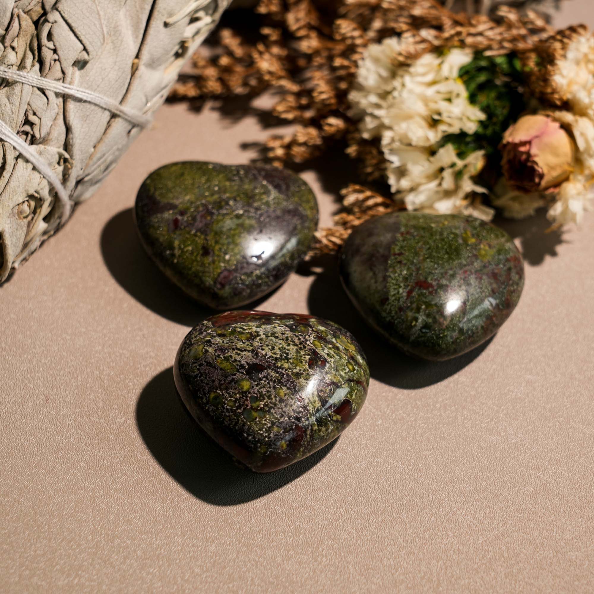 Dragon Blood Stone Mini Heart Set - helmsman - crystal