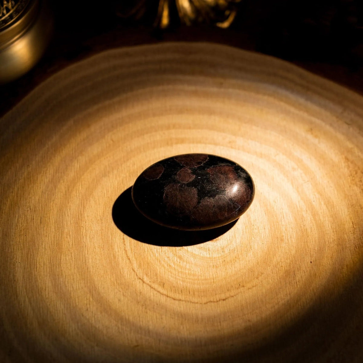 Garnet Palm Stone - helmsman - crystal