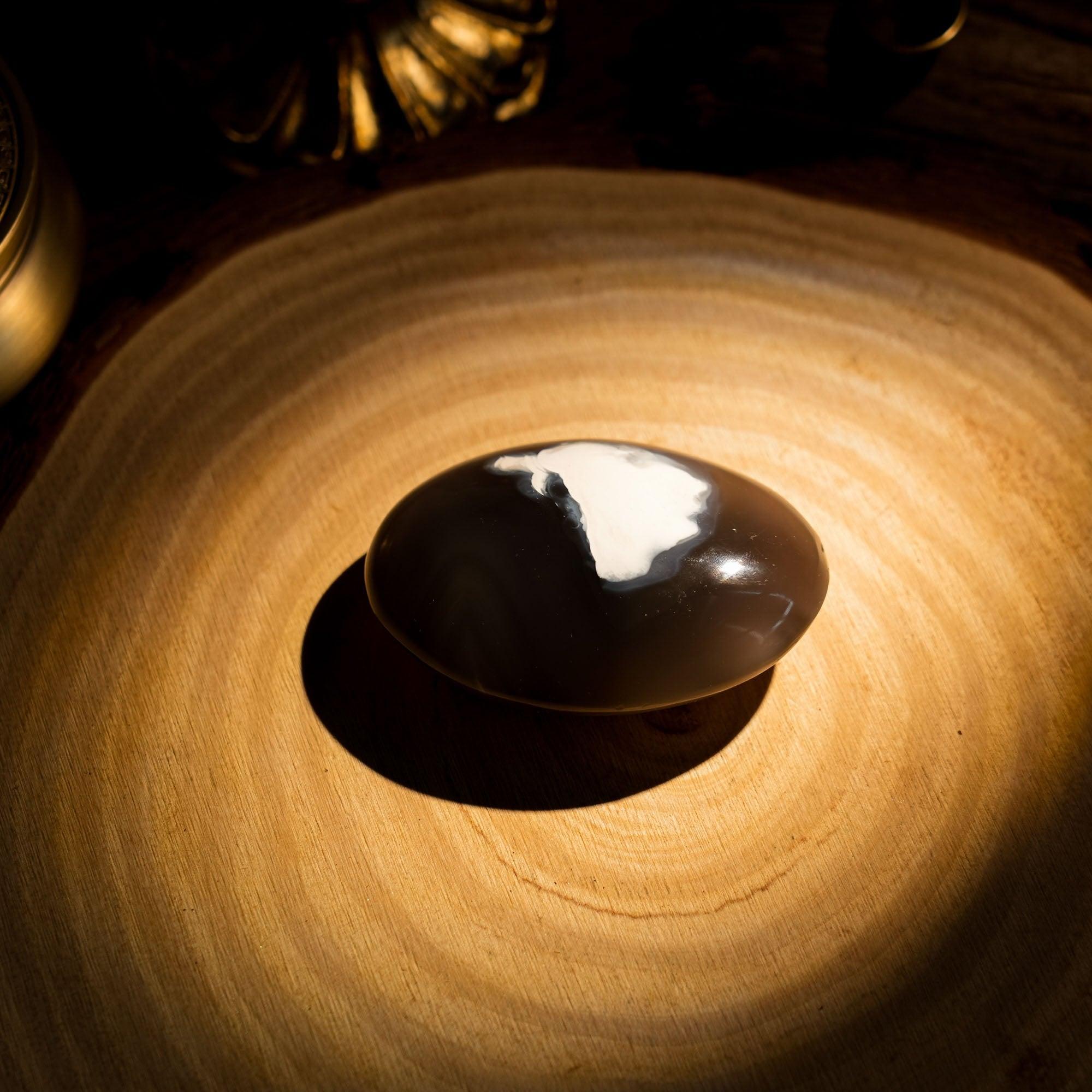 Orca Agate Palm Stone - helmsman - crystal