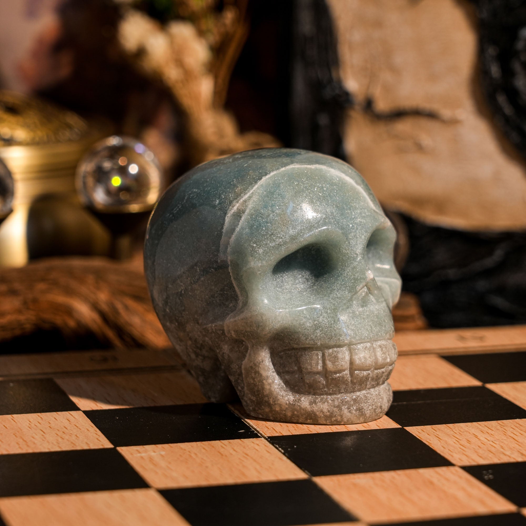 Trolite Skull - helmsman - crystal