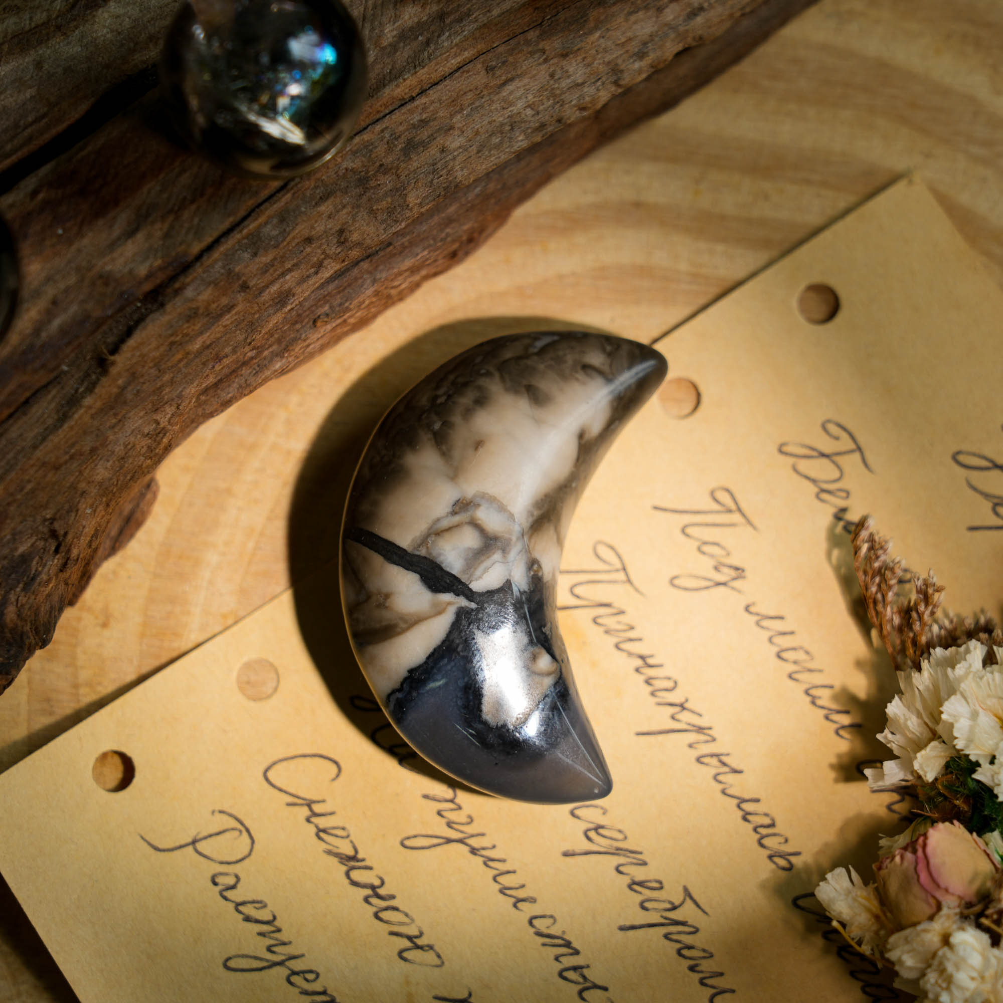 Volcanic Agate Moon - helmsman - crystal