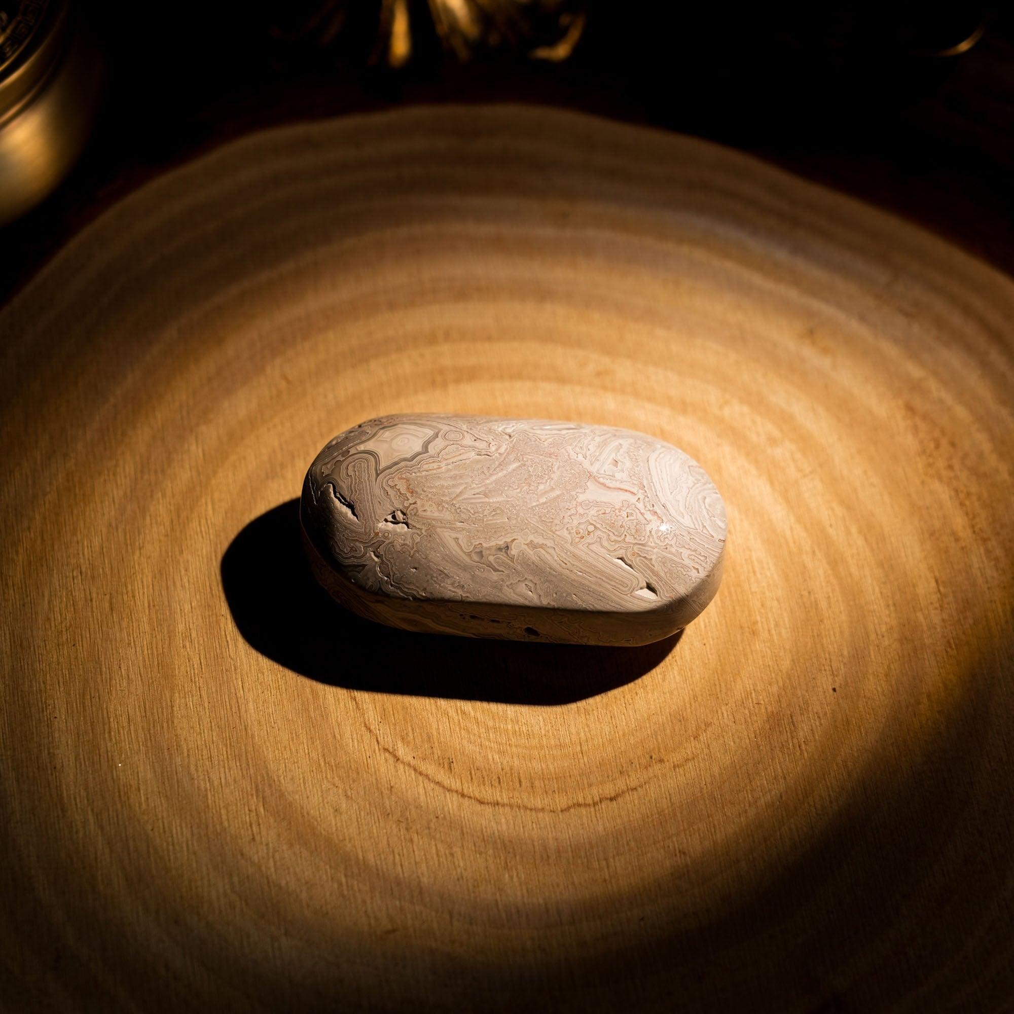 White Mexico Agate Palm Stone - helmsman - crystal