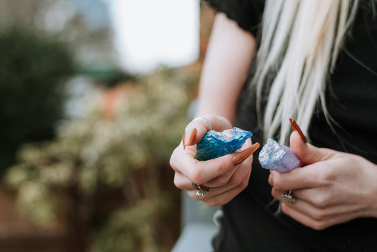How to Use a Palm Stone for Relaxation, Meditation, and Energy Healing - helmsman-crystal