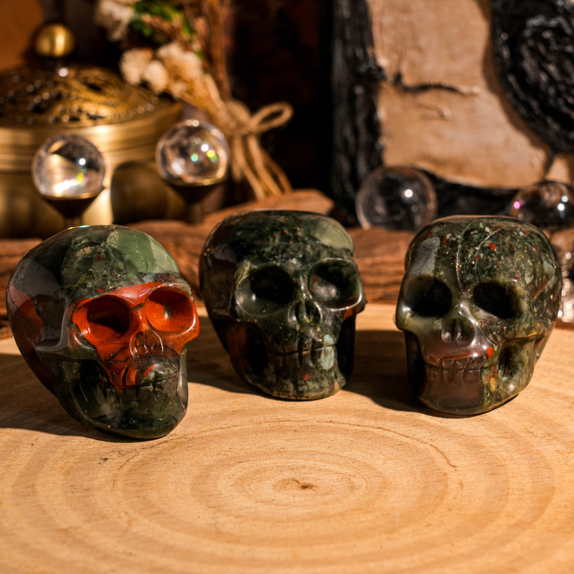 Blood Stone Skull - helmsman - crystal