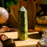 Green Serpentine Point - helmsman - crystal