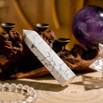 Howlite Point - helmsman - crystal