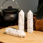 Howlite Point - helmsman - crystal