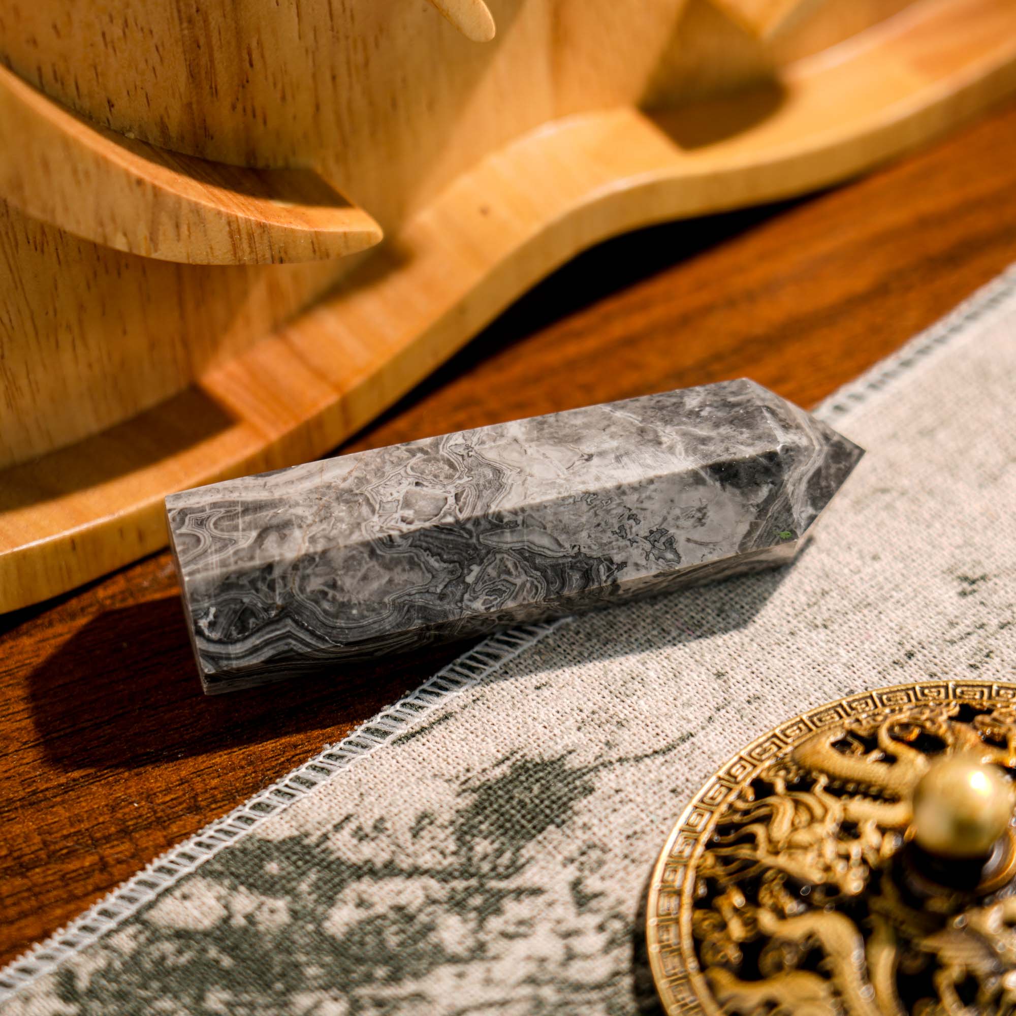 Picasso Jasper Point - helmsman - crystal