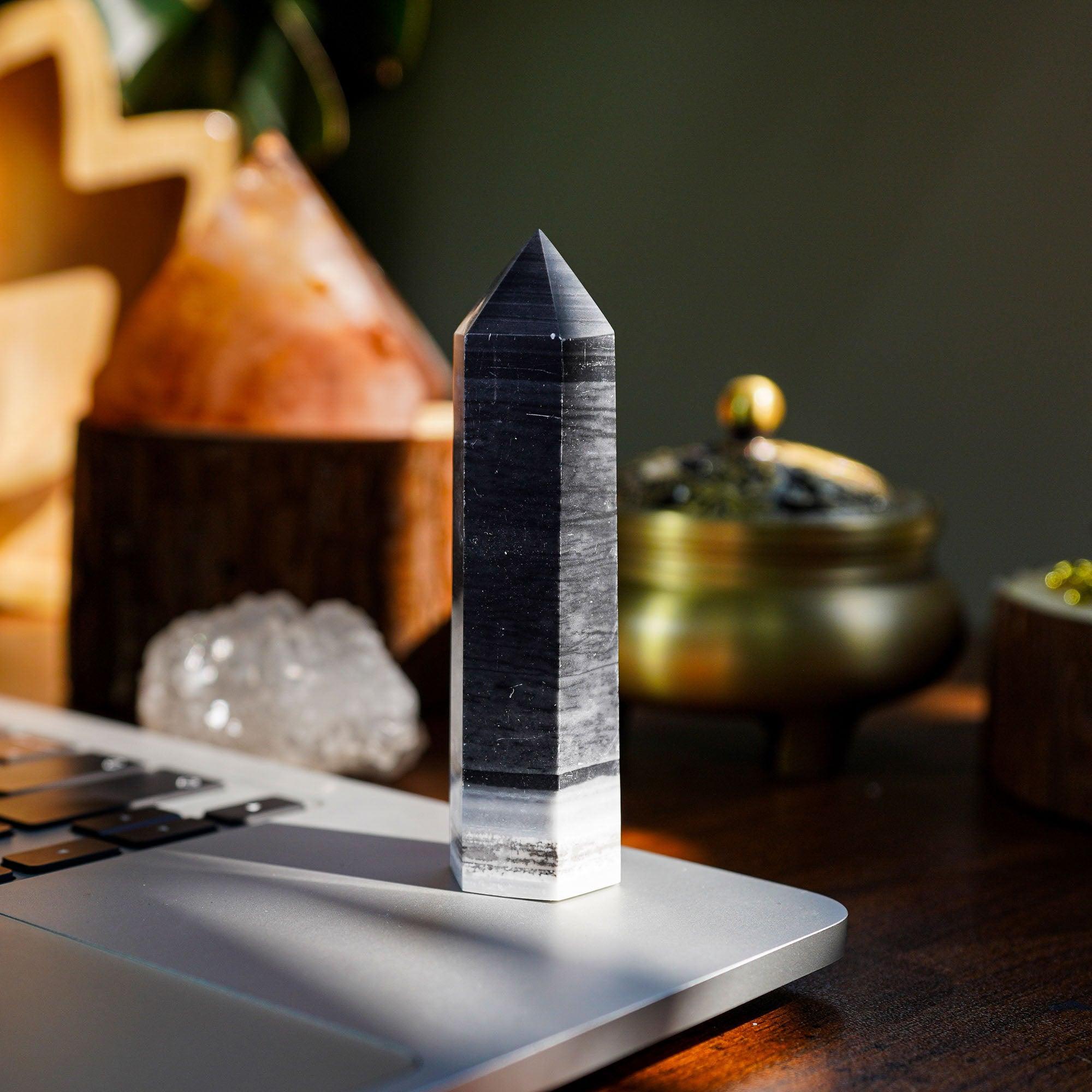 Taiji Jade Point - helmsman - crystal