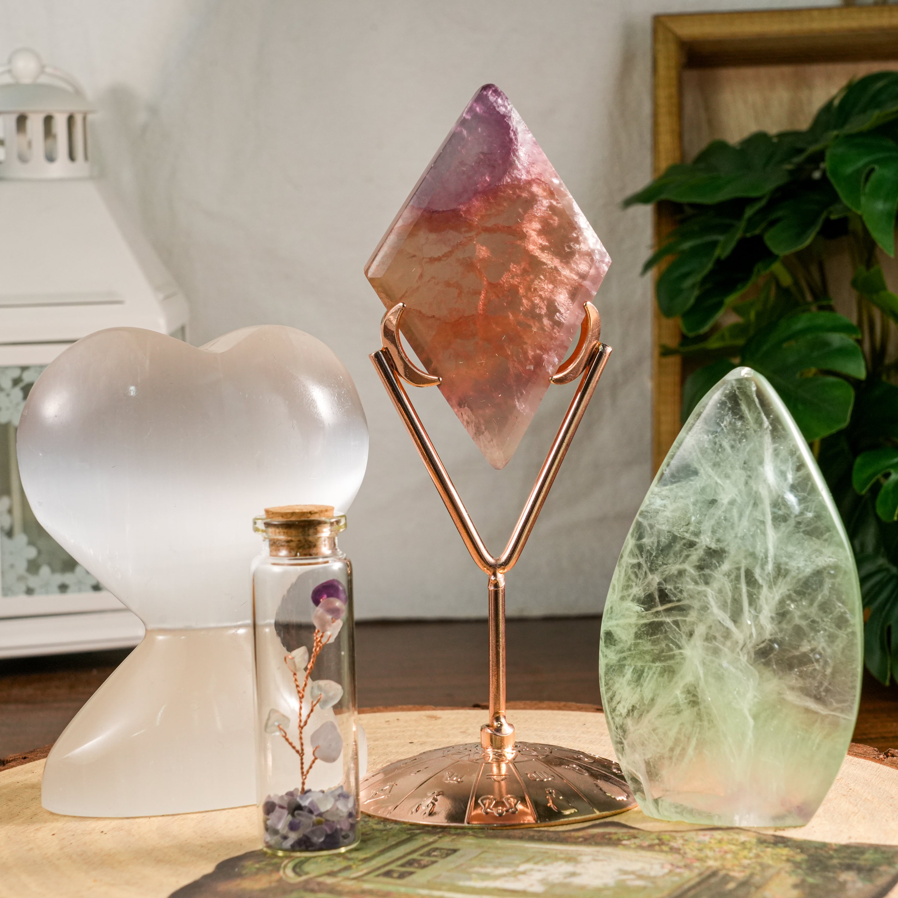 True Friendship Gift Box - Helmsman Crystal - Healing Crystal