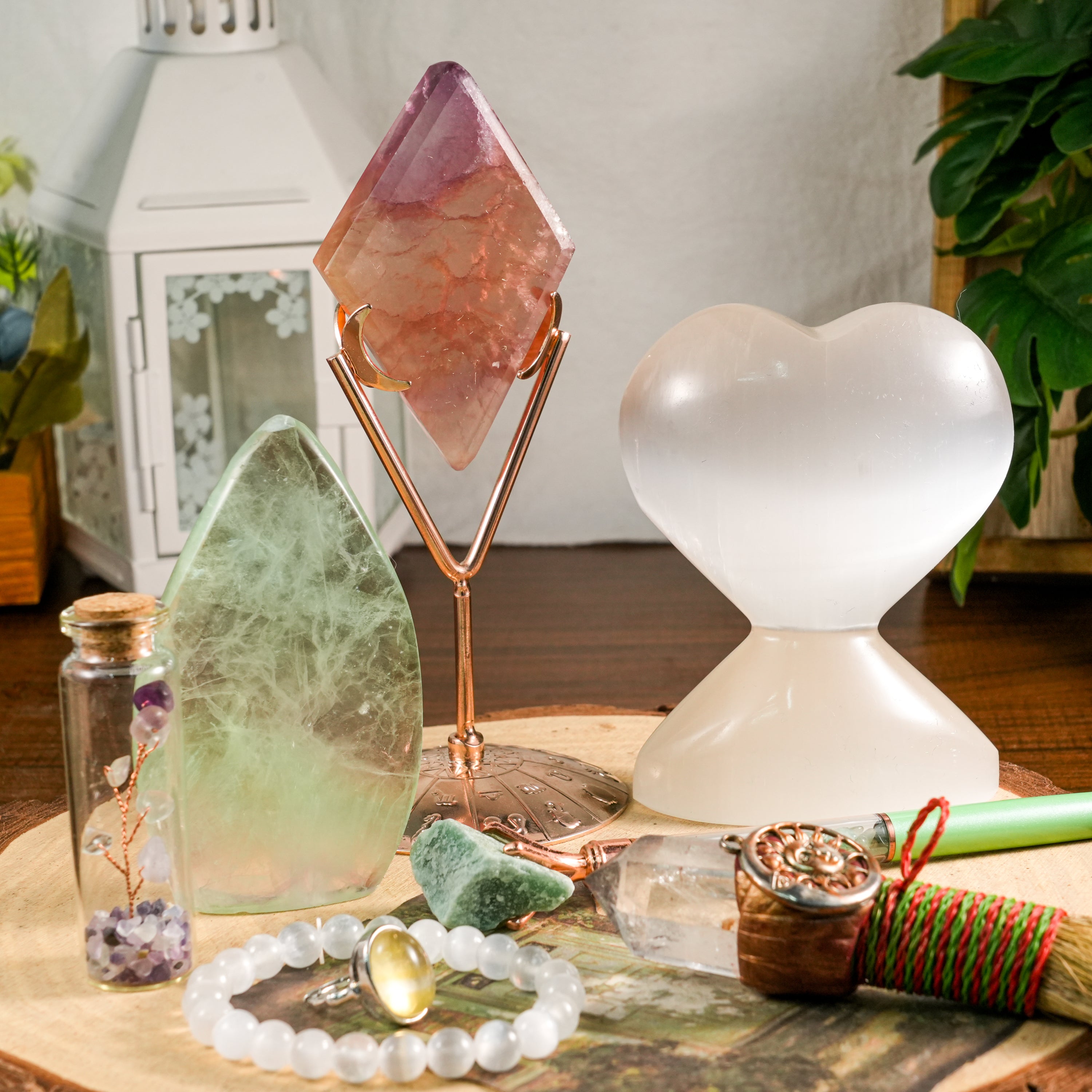 True Friendship Gift Box - Helmsman Crystal - Healing Crystal